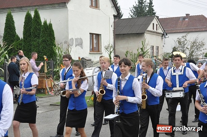 Zdjęcie w galerii na portalu naszraciborz.pl: Korowód jak z Bieńkowic do Raciborza, czyli powiatowe dożynki 2014 wiadomości z regionu