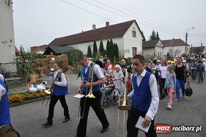 Zdjęcie w galerii na portalu naszraciborz.pl: Korowód jak z Bieńkowic do Raciborza, czyli powiatowe dożynki 2014 wiadomości z regionu