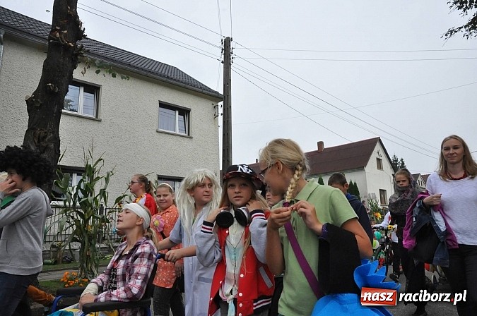 Zdjęcie w galerii na portalu naszraciborz.pl: Korowód jak z Bieńkowic do Raciborza, czyli powiatowe dożynki 2014 wiadomości z regionu