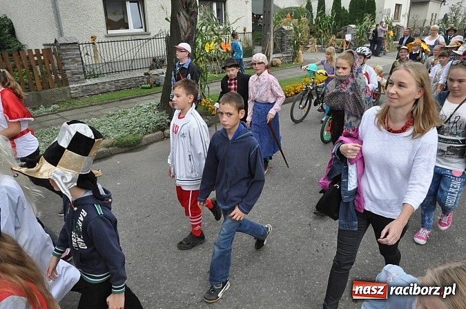 Zdjęcie w galerii na portalu naszraciborz.pl: Korowód jak z Bieńkowic do Raciborza, czyli powiatowe dożynki 2014 wiadomości z regionu