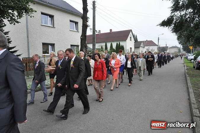 Zdjęcie w galerii na portalu naszraciborz.pl: Korowód jak z Bieńkowic do Raciborza, czyli powiatowe dożynki 2014 wiadomości z regionu