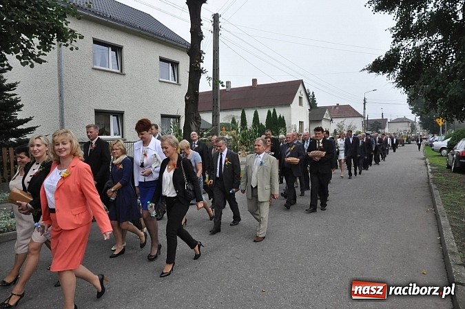 Zdjęcie w galerii na portalu naszraciborz.pl: Korowód jak z Bieńkowic do Raciborza, czyli powiatowe dożynki 2014 wiadomości z regionu