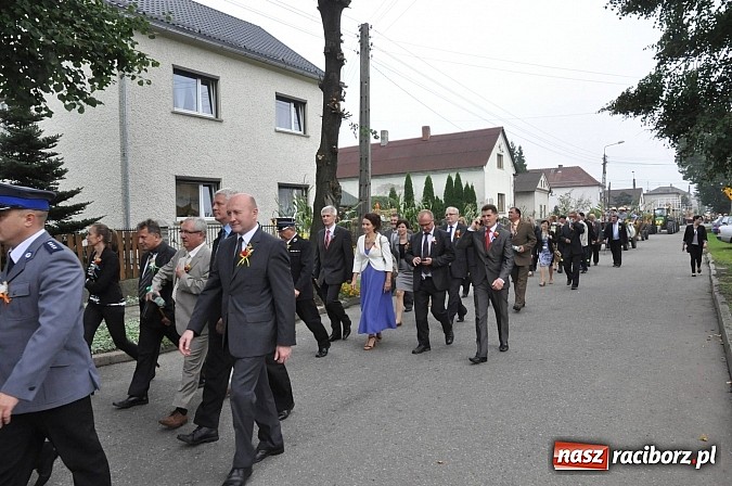 Zdjęcie w galerii na portalu naszraciborz.pl: Korowód jak z Bieńkowic do Raciborza, czyli powiatowe dożynki 2014 wiadomości z regionu
