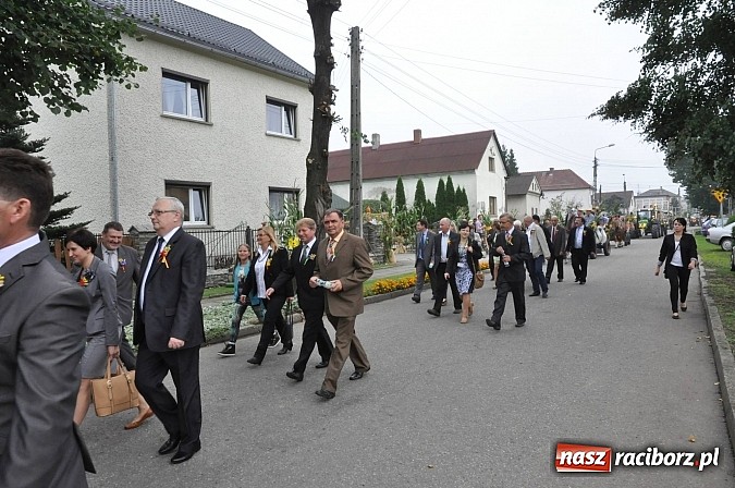Zdjęcie w galerii na portalu naszraciborz.pl: Korowód jak z Bieńkowic do Raciborza, czyli powiatowe dożynki 2014 wiadomości z regionu