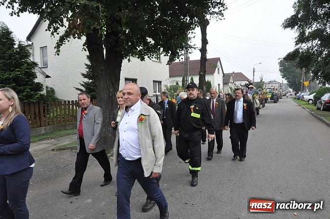 Zdjęcie w galerii na portalu naszraciborz.pl: Korowód jak z Bieńkowic do Raciborza, czyli powiatowe dożynki 2014 wiadomości z regionu