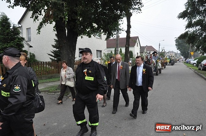Zdjęcie w galerii na portalu naszraciborz.pl: Korowód jak z Bieńkowic do Raciborza, czyli powiatowe dożynki 2014 wiadomości z regionu