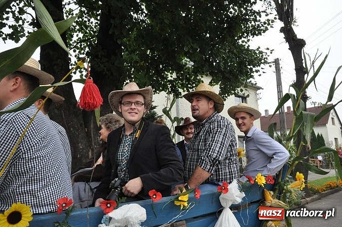 Zdjęcie w galerii na portalu naszraciborz.pl: Korowód jak z Bieńkowic do Raciborza, czyli powiatowe dożynki 2014 wiadomości z regionu