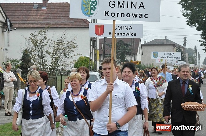 Zdjęcie w galerii na portalu naszraciborz.pl: Korowód jak z Bieńkowic do Raciborza, czyli powiatowe dożynki 2014 wiadomości z regionu