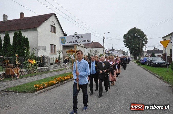Zdjęcie w galerii na portalu naszraciborz.pl: Korowód jak z Bieńkowic do Raciborza, czyli powiatowe dożynki 2014 wiadomości z regionu