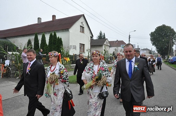 Zdjęcie w galerii na portalu naszraciborz.pl: Korowód jak z Bieńkowic do Raciborza, czyli powiatowe dożynki 2014 wiadomości z regionu