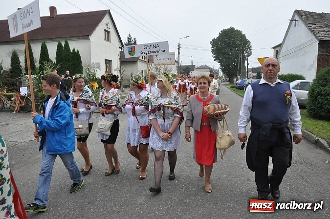 Zdjęcie w galerii na portalu naszraciborz.pl: Korowód jak z Bieńkowic do Raciborza, czyli powiatowe dożynki 2014 wiadomości z regionu