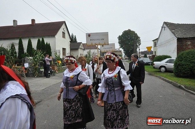 Zdjęcie w galerii na portalu naszraciborz.pl: Korowód jak z Bieńkowic do Raciborza, czyli powiatowe dożynki 2014 wiadomości z regionu