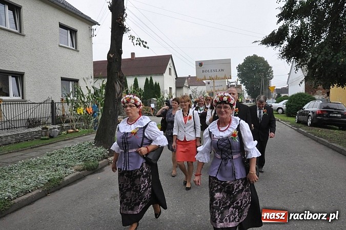 Zdjęcie w galerii na portalu naszraciborz.pl: Korowód jak z Bieńkowic do Raciborza, czyli powiatowe dożynki 2014 wiadomości z regionu