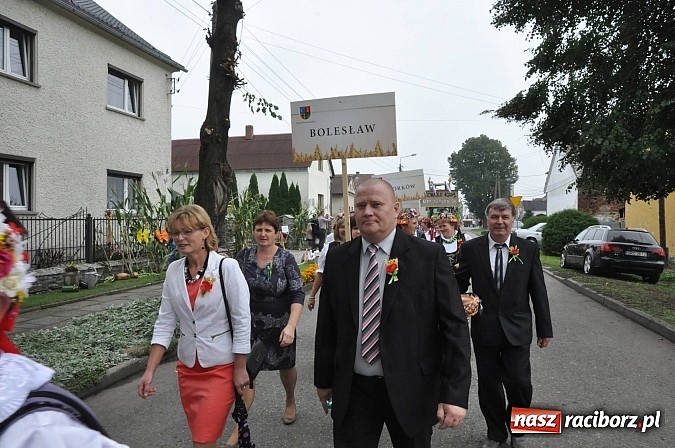 Zdjęcie w galerii na portalu naszraciborz.pl: Korowód jak z Bieńkowic do Raciborza, czyli powiatowe dożynki 2014 wiadomości z regionu