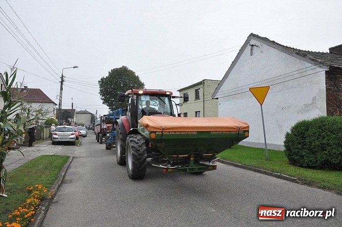 Zdjęcie w galerii na portalu naszraciborz.pl: Korowód jak z Bieńkowic do Raciborza, czyli powiatowe dożynki 2014 wiadomości z regionu