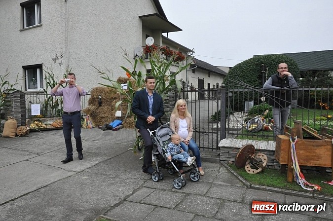 Zdjęcie w galerii na portalu naszraciborz.pl: Korowód jak z Bieńkowic do Raciborza, czyli powiatowe dożynki 2014 wiadomości z regionu