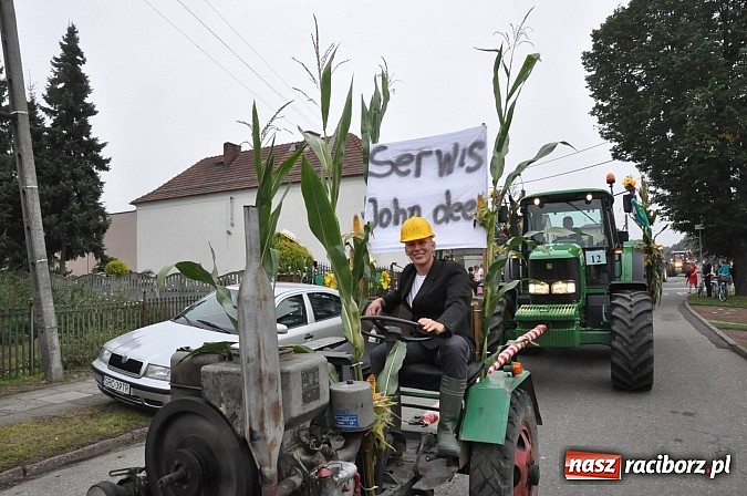 Zdjęcie w galerii na portalu naszraciborz.pl: Korowód jak z Bieńkowic do Raciborza, czyli powiatowe dożynki 2014 wiadomości z regionu