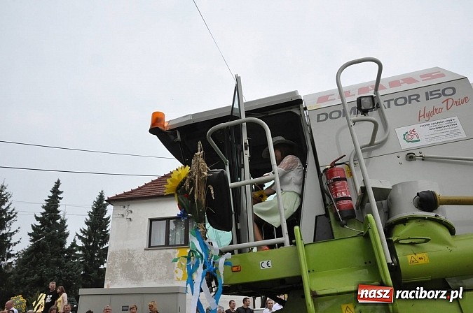 Zdjęcie w galerii na portalu naszraciborz.pl: Korowód jak z Bieńkowic do Raciborza, czyli powiatowe dożynki 2014 wiadomości z regionu
