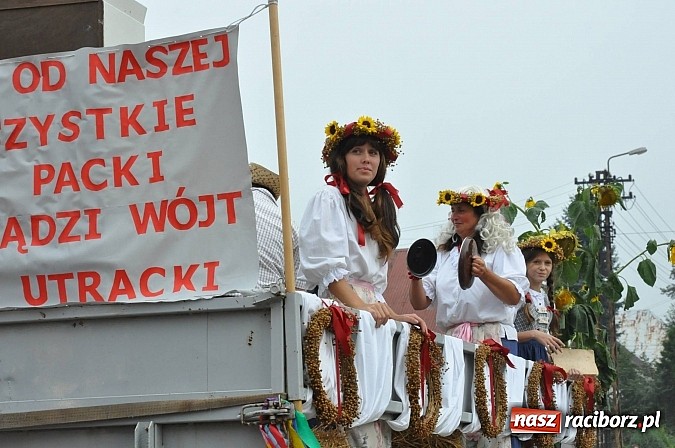 Zdjęcie w galerii na portalu naszraciborz.pl: Korowód jak z Bieńkowic do Raciborza, czyli powiatowe dożynki 2014 wiadomości z regionu