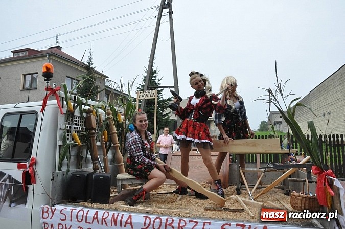 Zdjęcie w galerii na portalu naszraciborz.pl: Korowód jak z Bieńkowic do Raciborza, czyli powiatowe dożynki 2014 wiadomości z regionu