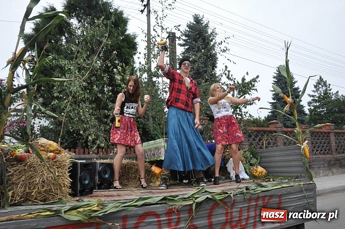 Zdjęcie w galerii na portalu naszraciborz.pl: Korowód jak z Bieńkowic do Raciborza, czyli powiatowe dożynki 2014 wiadomości z regionu