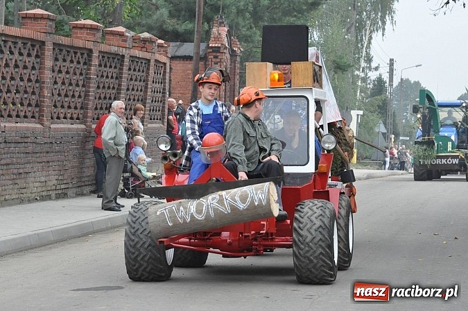 Zdjęcie w galerii na portalu naszraciborz.pl: Korowód jak z Bieńkowic do Raciborza, czyli powiatowe dożynki 2014 wiadomości z regionu
