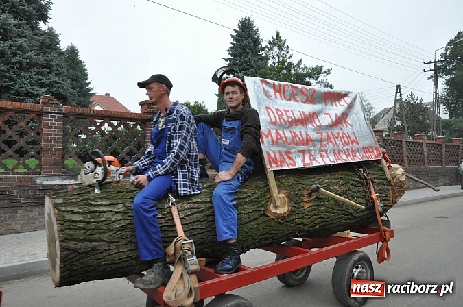 Zdjęcie w galerii na portalu naszraciborz.pl: Korowód jak z Bieńkowic do Raciborza, czyli powiatowe dożynki 2014 wiadomości z regionu