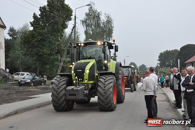 Zdjęcie w galerii na portalu naszraciborz.pl: Korowód jak z Bieńkowic do Raciborza, czyli powiatowe dożynki 2014 wiadomości z regionu