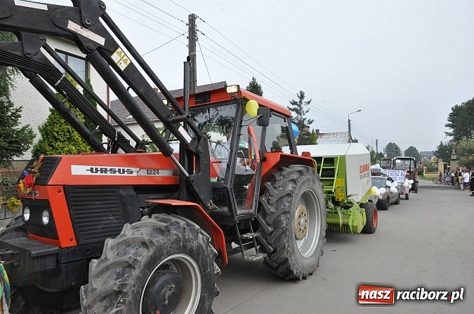 Zdjęcie w galerii na portalu naszraciborz.pl: Korowód jak z Bieńkowic do Raciborza, czyli powiatowe dożynki 2014 wiadomości z regionu
