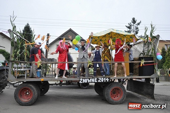 Zdjęcie w galerii na portalu naszraciborz.pl: Korowód jak z Bieńkowic do Raciborza, czyli powiatowe dożynki 2014 wiadomości z regionu