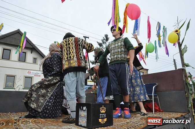 Zdjęcie w galerii na portalu naszraciborz.pl: Korowód jak z Bieńkowic do Raciborza, czyli powiatowe dożynki 2014 wiadomości z regionu
