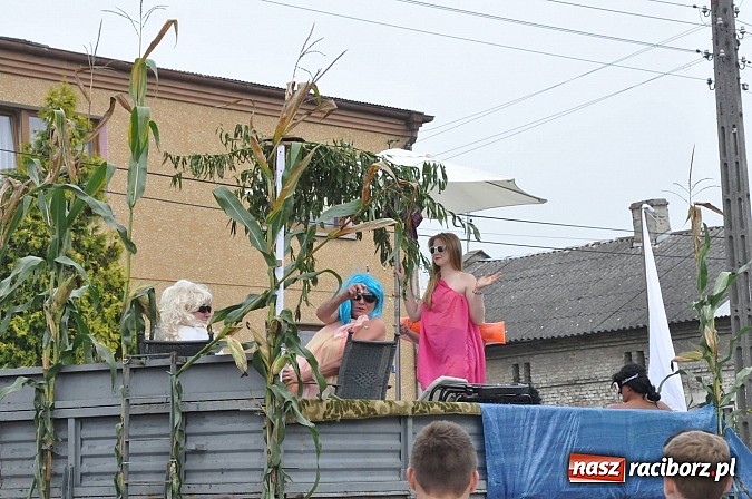 Zdjęcie w galerii na portalu naszraciborz.pl: Korowód jak z Bieńkowic do Raciborza, czyli powiatowe dożynki 2014 wiadomości z regionu