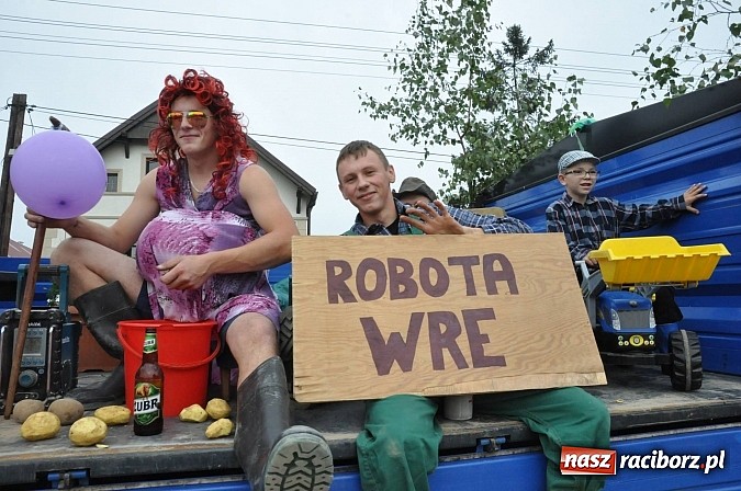 Zdjęcie w galerii na portalu naszraciborz.pl: Korowód jak z Bieńkowic do Raciborza, czyli powiatowe dożynki 2014 wiadomości z regionu