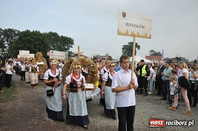 Zdjęcie w galerii na portalu naszraciborz.pl: Korowód jak z Bieńkowic do Raciborza, czyli powiatowe dożynki 2014 wiadomości z regionu