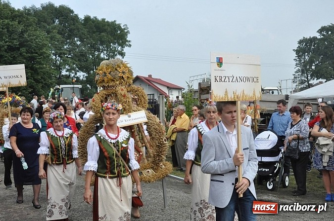 Zdjęcie w galerii na portalu naszraciborz.pl: Korowód jak z Bieńkowic do Raciborza, czyli powiatowe dożynki 2014 wiadomości z regionu