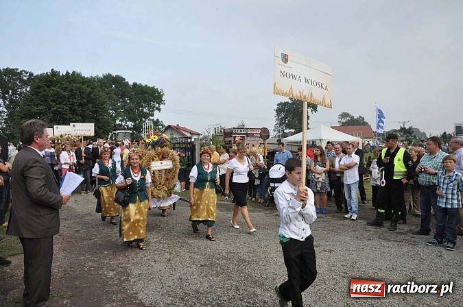 Zdjęcie w galerii na portalu naszraciborz.pl: Korowód jak z Bieńkowic do Raciborza, czyli powiatowe dożynki 2014 wiadomości z regionu