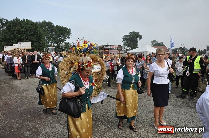 Zdjęcie w galerii na portalu naszraciborz.pl: Korowód jak z Bieńkowic do Raciborza, czyli powiatowe dożynki 2014 wiadomości z regionu