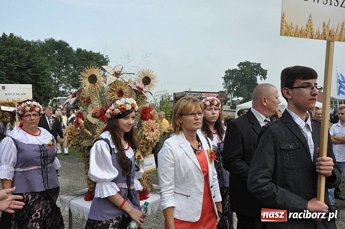 Zdjęcie w galerii na portalu naszraciborz.pl: Korowód jak z Bieńkowic do Raciborza, czyli powiatowe dożynki 2014 wiadomości z regionu