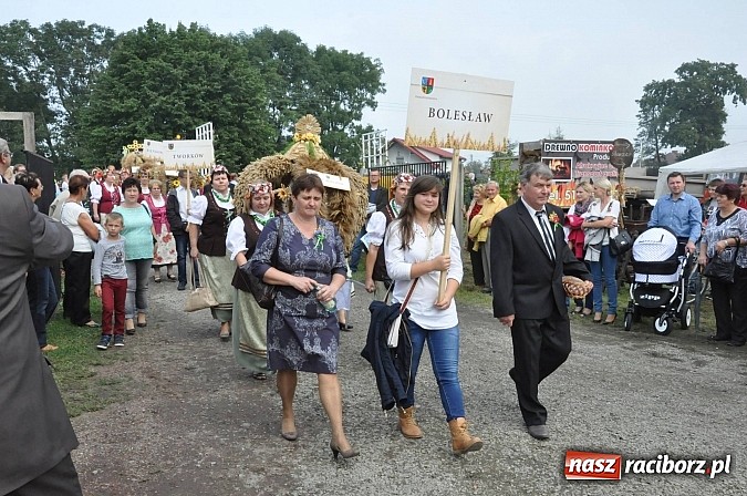 Zdjęcie w galerii na portalu naszraciborz.pl: Korowód jak z Bieńkowic do Raciborza, czyli powiatowe dożynki 2014 wiadomości z regionu