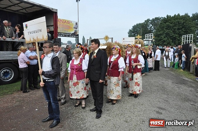 Zdjęcie w galerii na portalu naszraciborz.pl: Korowód jak z Bieńkowic do Raciborza, czyli powiatowe dożynki 2014 wiadomości z regionu