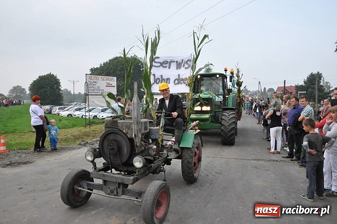 Zdjęcie w galerii na portalu naszraciborz.pl: Korowód jak z Bieńkowic do Raciborza, czyli powiatowe dożynki 2014 wiadomości z regionu