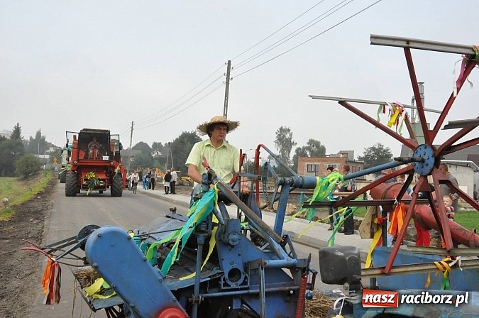 Zdjęcie w galerii na portalu naszraciborz.pl: Korowód jak z Bieńkowic do Raciborza, czyli powiatowe dożynki 2014 wiadomości z regionu