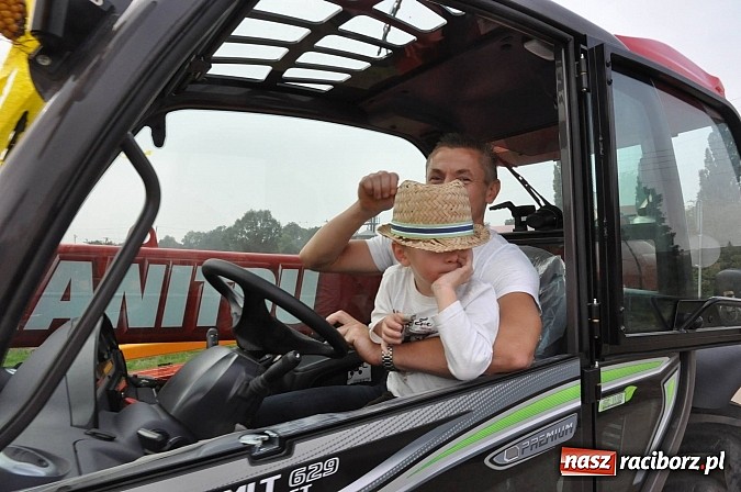 Zdjęcie w galerii na portalu naszraciborz.pl: Korowód jak z Bieńkowic do Raciborza, czyli powiatowe dożynki 2014 wiadomości z regionu