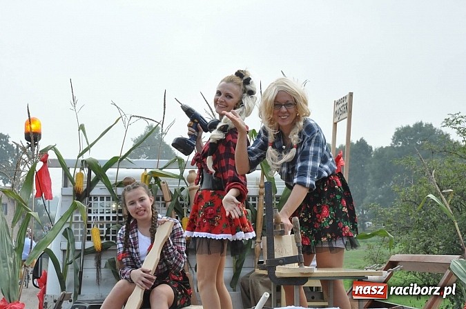 Zdjęcie w galerii na portalu naszraciborz.pl: Korowód jak z Bieńkowic do Raciborza, czyli powiatowe dożynki 2014 wiadomości z regionu