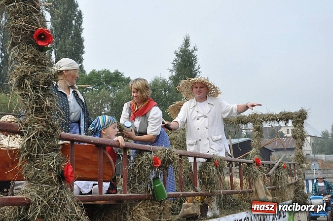 Zdjęcie w galerii na portalu naszraciborz.pl: Korowód jak z Bieńkowic do Raciborza, czyli powiatowe dożynki 2014 wiadomości z regionu