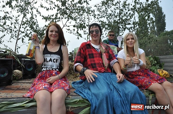 Zdjęcie w galerii na portalu naszraciborz.pl: Korowód jak z Bieńkowic do Raciborza, czyli powiatowe dożynki 2014 wiadomości z regionu