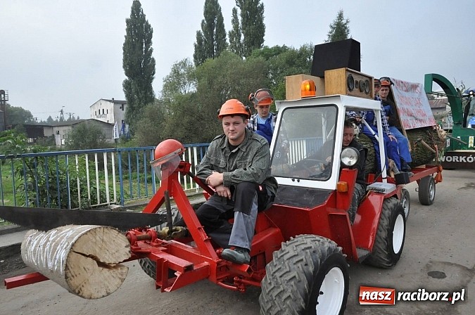 Zdjęcie w galerii na portalu naszraciborz.pl: Korowód jak z Bieńkowic do Raciborza, czyli powiatowe dożynki 2014 wiadomości z regionu