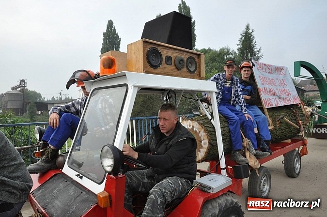 Zdjęcie w galerii na portalu naszraciborz.pl: Korowód jak z Bieńkowic do Raciborza, czyli powiatowe dożynki 2014 wiadomości z regionu