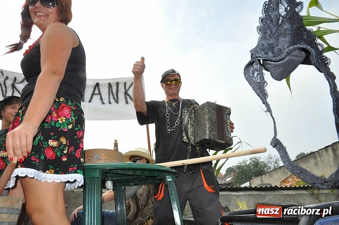 Zdjęcie w galerii na portalu naszraciborz.pl: Korowód jak z Bieńkowic do Raciborza, czyli powiatowe dożynki 2014 wiadomości z regionu