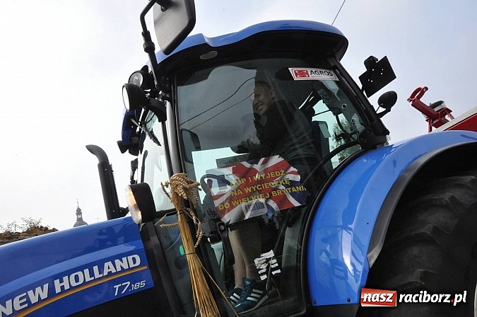 Zdjęcie w galerii na portalu naszraciborz.pl: Korowód jak z Bieńkowic do Raciborza, czyli powiatowe dożynki 2014 wiadomości z regionu